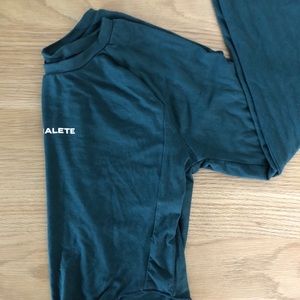 Alphalete long sleeve crop top